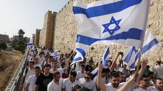 Desfile de las banderas en Jerusalem.