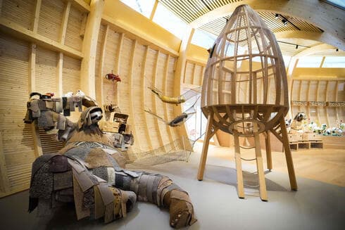 El Arca circular de madera es la pieza central del museo y se extiende por 7 metros (23 pies) de alto y 28 metros (91 pies) de ancho. (Prensa asociada) El Arca circular de madera es la pieza central del museo y se extiende por 7 metros (23 pies) de alto y 28 metros (91 pies) de ancho.