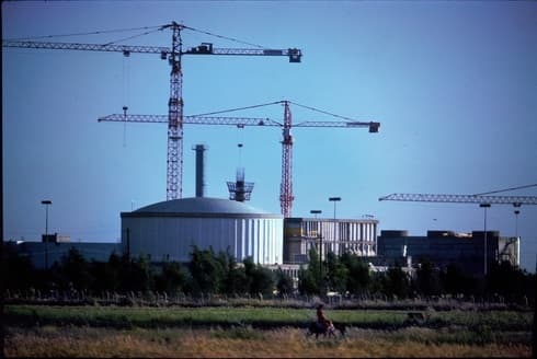 El reactor nuclear iraquí antes del ataque. 