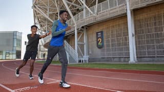 Los jóvenes refugiados en sus lugares de entrenamiento. 