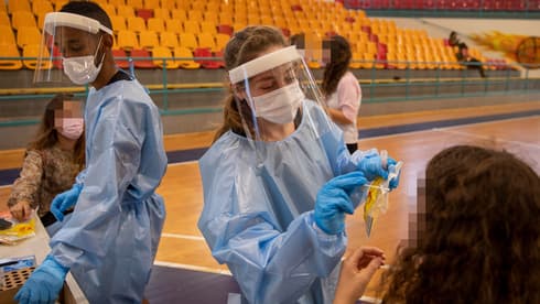 Centro de pruebas del coronavirus en Binyamina.