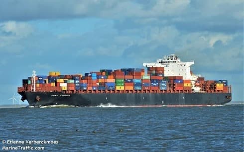El barco de supuesta propiedad israelí atacado la semana pasada en aguas del Golfo. (Etienne Verberckmoes) El barco de supuesta propiedad israelí atacado la semana pasada en aguas del Golfo.