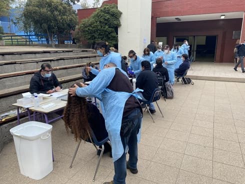 Los test rápidos que hace el colegio son de carácter menos invasivo que el hisopado común. 