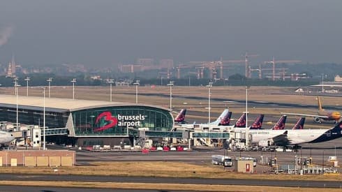 Tensión en el aeropuerto de Bruselas por una maleta sospechosa. 