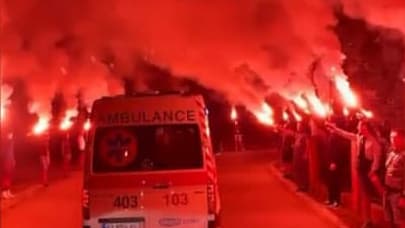 Miembros de la organización extremista acompañando el traslado de Artyom Moshansky. (Cuerpo Nacional) Miembros de la organización extremista acompañando el traslado de Artyom Moshansky.