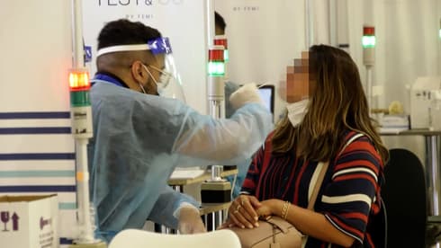 Pruebas de coronavirus en el Aeropuerto Ben Gurion.