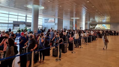 Largas filas en el Aeropuerto Ben Gurion esta mañana.
