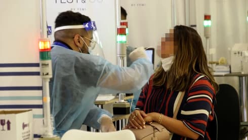 Test de coronavirus en el Aeropuerto Ben-Gurion el viernes. 