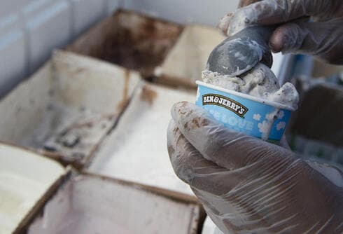 Decenas de tiendas estadounidenses afirmaron que reducirían las ventas del helado de Ben & Jerry's. (AFP) Decenas de tiendas estadounidenses afirmaron que reducirían las ventas del helado de Ben & Jerry's.