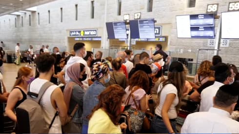 Largas filas en el Aeropuerto Ben Gurion. 