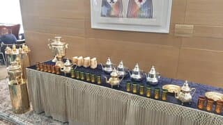 Desayuno marroquí en la sala de embarque de El Al. 