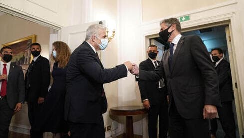 El ministro de Asuntos Exteriores, Yair Lapid, se reúne con el secretario de Estado estadounidense, Antony Blinken.
