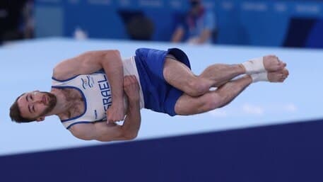 Artem Dolgopyat durante la rutina que le dio el oro en Tokio. 
