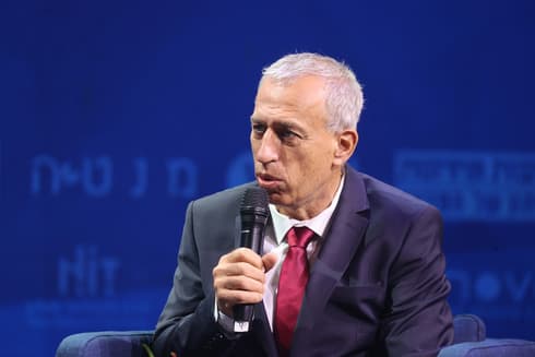 Profesor Nachman Ash, director general del Ministerio de Salud. 