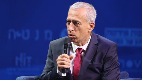 Profesor Nachman Ash, director general del Ministerio de Salud. 