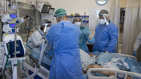 Sala de COVID-19 en el Centro Médico Hadassah en Jerusalem. 