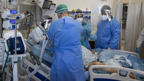 Sala de COVID-19 en el Centro Médico Hadassah. 