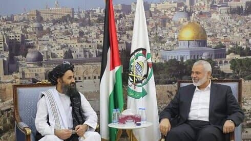 El líder de Hamás con una delegación del Talibán tras los combates de mayo entre Israel y facciones terroristas en Gaza.