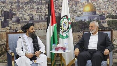 El líder de Hamás con una delegación del Talibán tras los combates de mayo entre Israel y facciones terroristas en Gaza.