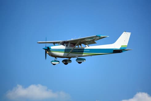 Un Cessna 182. 
