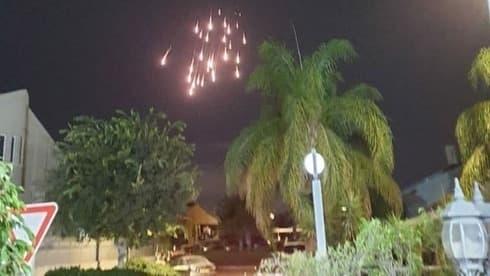 Un cohete de Hamás es interceptado sobre Sderot. 
