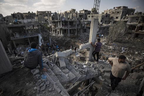 Destrucción en Gaza por bombardeos israelíes durante los combates de mayo entre las FDI y terroristas palestinos. (AP) Destrucción en Gaza por bombardeos israelíes durante los combates de mayo entre las FDI y terroristas palestinos en el enclave.