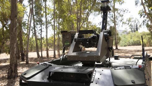 El arma que porta el REX MK II es solo operado por personas. 