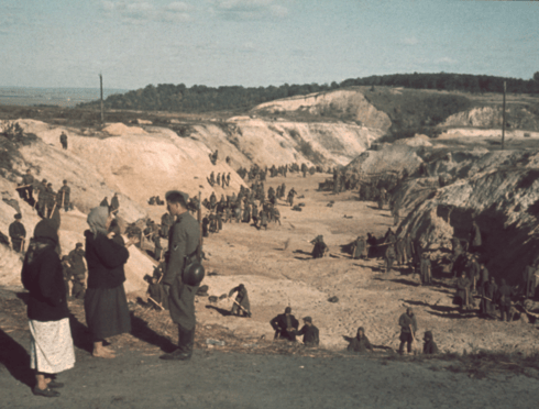 Documentación histórica de Babi Yar. (Archives of the Hamburg Institute for Social Research/Johannes Häh) Documentación histórica de Babi Yar.