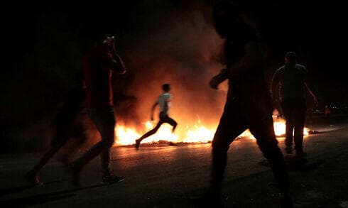 Enfrentamientos entre alborotadores palestinos y soldados israelíes cerca de Nablus la semana pasada. (EPA) Enfrentamientos entre alborotadores palestinos y soldados israelíes cerca de Nablus la semana pasada.