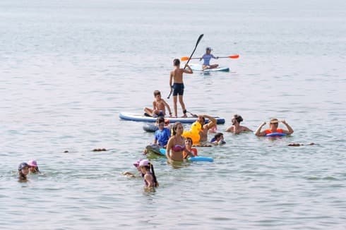 Playa Hukok del lago Kineret. 