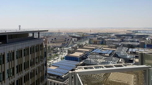 Una vista general muestra el sitio donde se realizará la Expo 2020. 