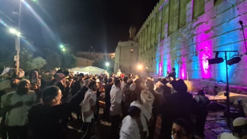 Celebraciones en la Tumba de los Patriarcas, en Hebrón.