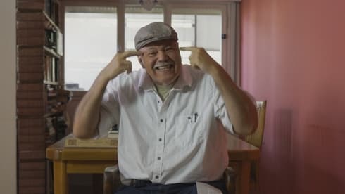Fisher se apoya en historiadores para reflexionar sobre la cifra de seis millones de judíos asesinados por el nazismo. (El Número Redondo) El Número Redondo Documental