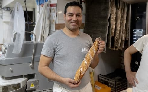 Makram Akrout, "Campeón de la Baguette" en Francia. 