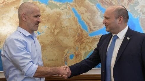 Reunión entre el primer ministro Naftali Bennett y el próximo jefe del Shin Bet, Ronen Bar.