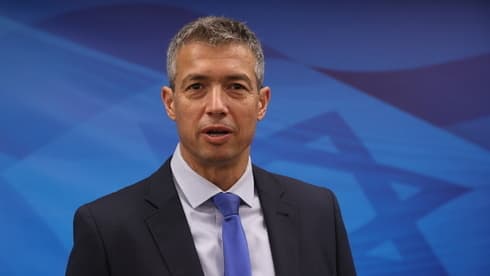 Ministro de Comunicaciones Yoaz Hendel. 