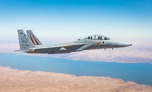 Un avión israelí F-16 participa en el entrenamiento de Bandera Azul en el Negev. (Unidad de Portavoces de las FDI) Un avión israelí F-16 participa en el entrenamiento de Bandera Azul en el Negev.