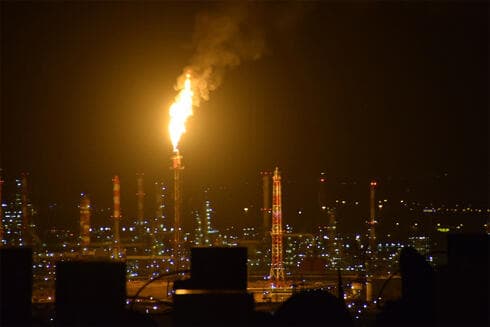 Refinerías de petróleo de la bahía de Haifa. 