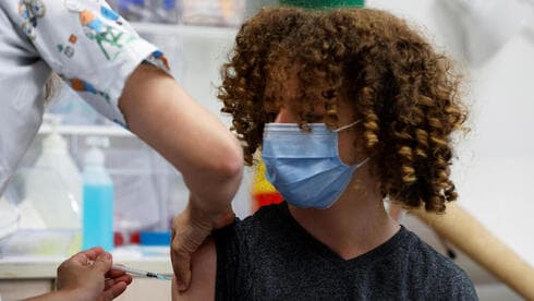 Israel debate la vacunación contra el coronavirus para niños de 5 a 11 años de edad. (Reuters) Vacuna Niños