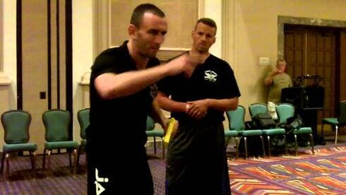Danny Netzer, jefe de krav maga de las FDI, en acción.