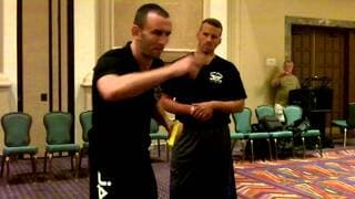 Danny Netzer, jefe de krav maga de las FDI, en acción.