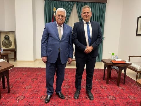 Reunión entre Mahmoud Abbas y Nitzan Horowitz, ministro de Salud. 