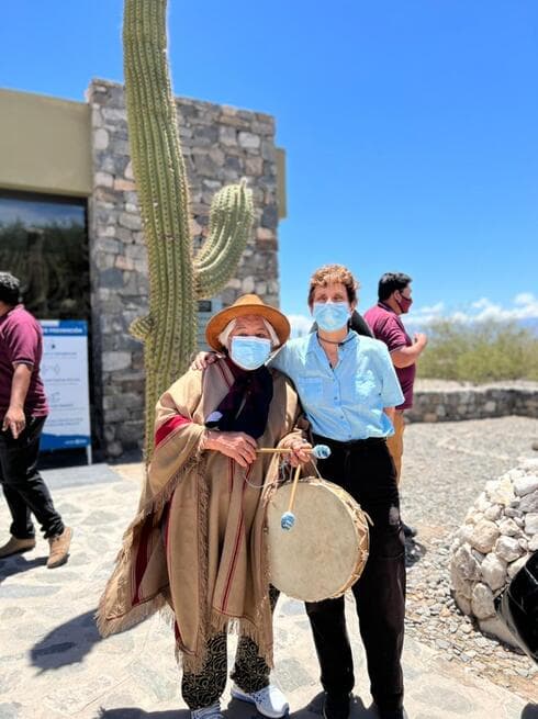 Galit Ronen en Tucumán cuando llevó la primera máquina de agua a esa provincia argentina. (Embajada de Israel) Galit Ronen en Tucumán.