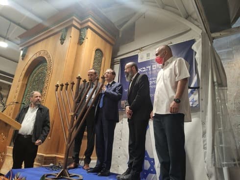 El presidente Isaac Herzog durante su discurso en la Tumba de los Patriarcas. (Consejo de Kiryat Arba) El presidente Isaac Herzog durante su discurso en la Tumba de los Patriarcas.