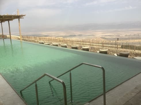 Piscina externa del complejo turístico.
