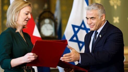 El canciller Yair Lapid y su homóloga británica, Liz Truss, en Londres. (Stuart Mitchell) El canciller Yair Lapid y su homóloga británica, Liz Truss, en Londres.