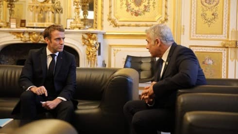 Reunión entre Macron y Lapid en París. 