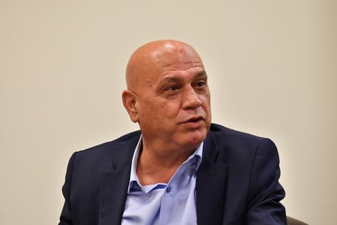 Ministro de Cooperación Regional Issawi Frej. 