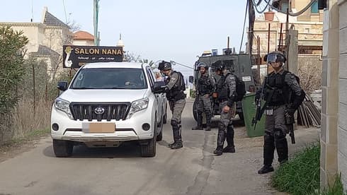 Dos policías israelíes heridos en Umm Al Fahm. 