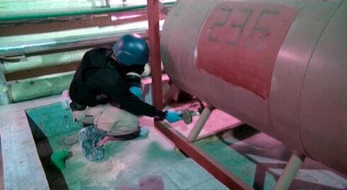 Inspectores de la ONU desmantelan un arsenal químico de Siria en 2013. 